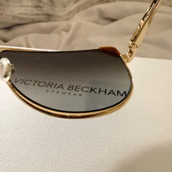 Victoria Beckham NWT Aviator Sunglasses - Picture 8 of 8